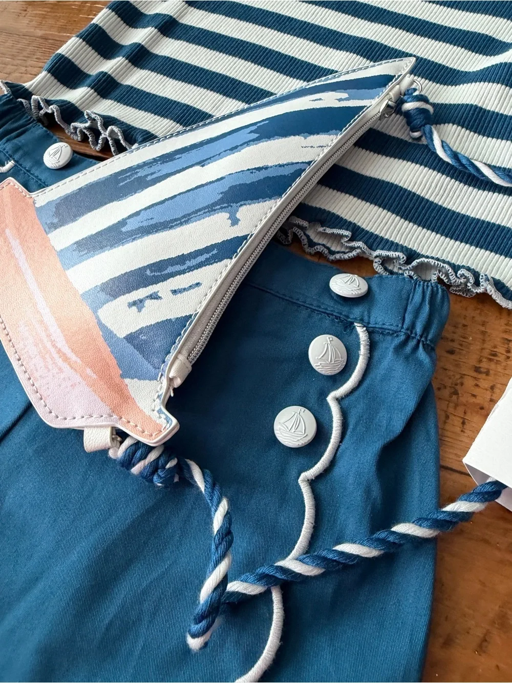 Girls Nautical/beach outfit Striped Ribbed Tee with Blue Scalloped shorts - Picture 8 of 9